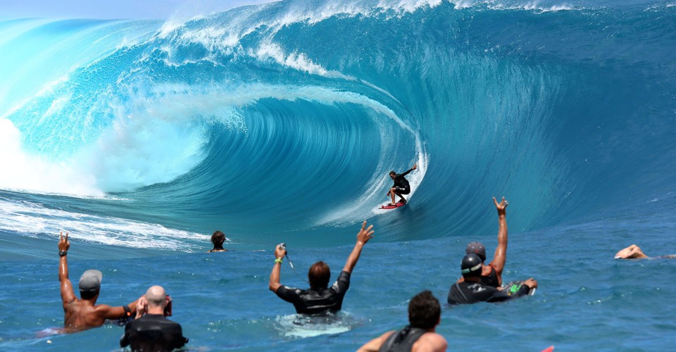 SURFING-FRA-TAHITI-US-ENTERTAINMENT-FILM